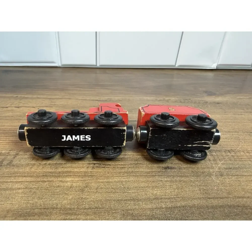 2001 Thomas & Friends James Wooden Railway & Tender Red Train
